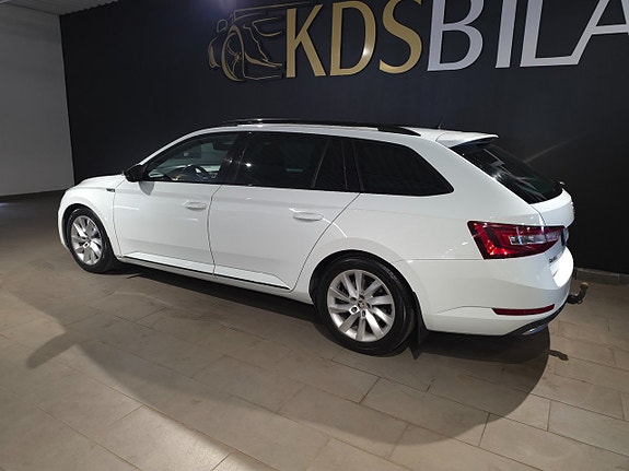 Skoda Superb 3 of 5