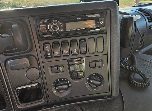 Scania P 270 10 of 24