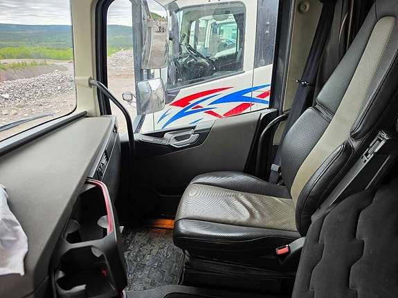 Volvo FH 16 750 11 of 24