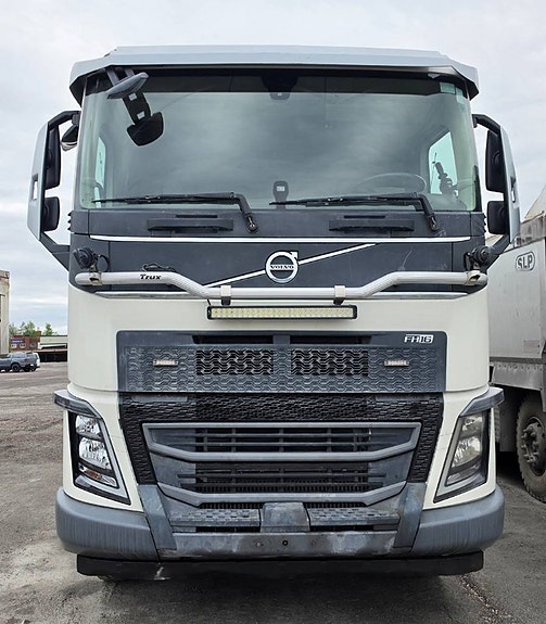 Volvo FH 16 750 2 of 24