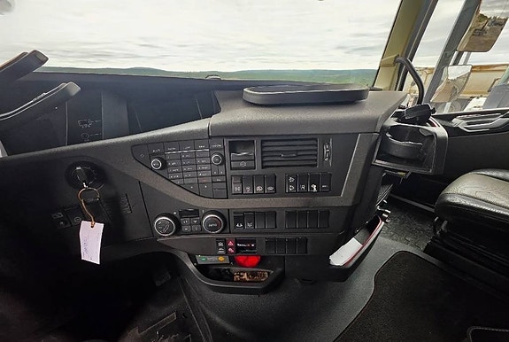 Volvo FH 16 750 8 of 24