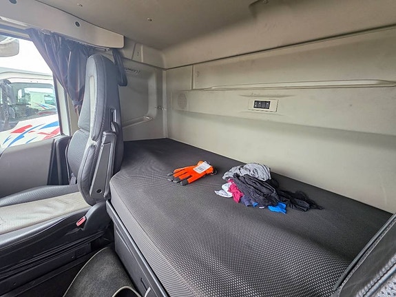 Volvo FH 16 750 11 of 24