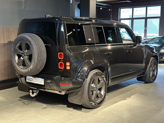 Land Rover Defender 110 6 of 26