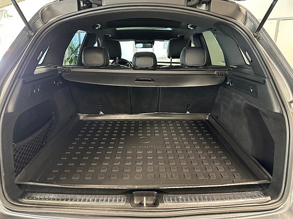 Mercedes-Benz GLC43 7 of 30