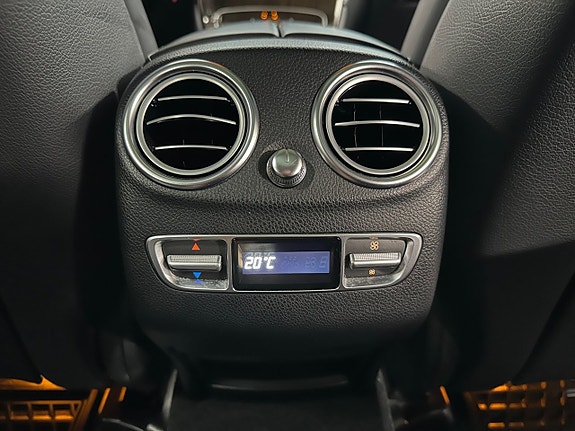 Mercedes-Benz GLC43 13 of 30