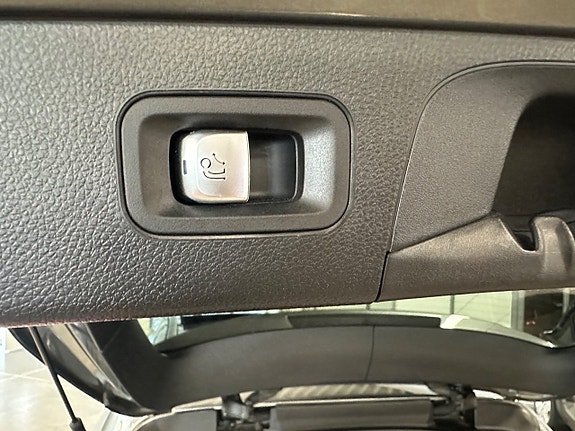 Mercedes-Benz GLC43 9 of 30