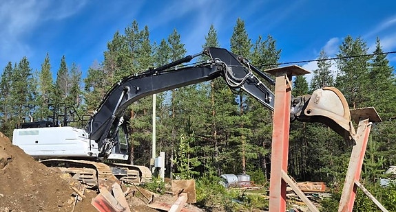Hidromek HMK 300 LC 2 of 4