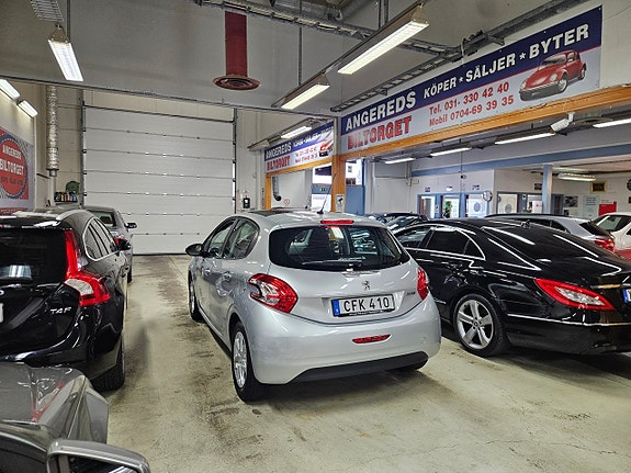 Peugeot 208 5 of 5