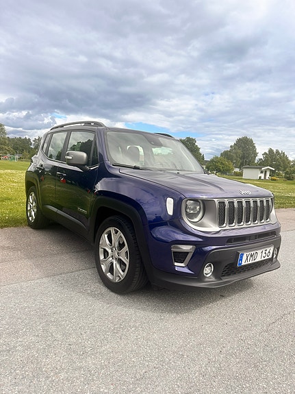Jeep Renegade 3 of 8