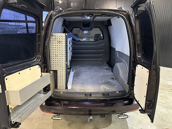 Volkswagen Caddy Maxi 19 of 23