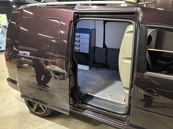 Volkswagen Caddy Maxi 21 of 23