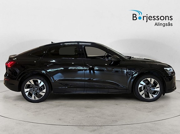 Audi Q8 3 of 5