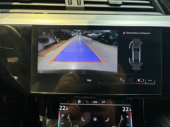 Audi Q8 17 of 18