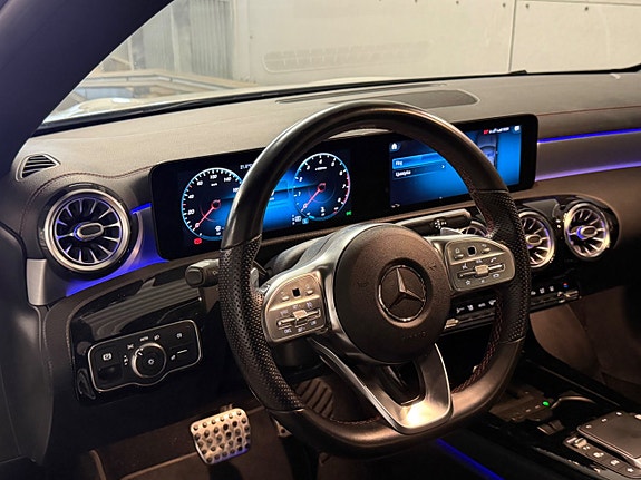 Mercedes-Benz CLA200 11 of 20