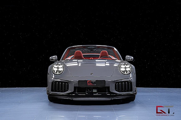 Porsche 911 4 of 5