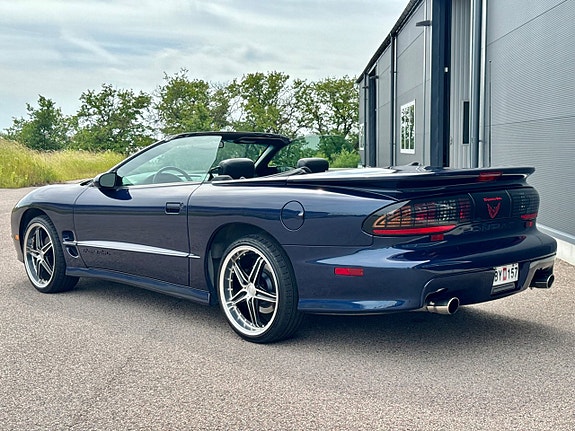 Pontiac Firebird 16 of 19