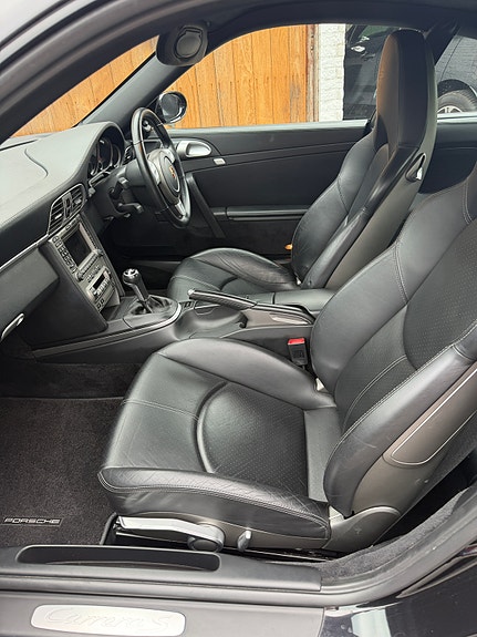 Porsche 911 Carrera S 9 of 12