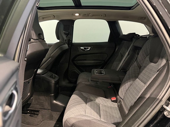Volvo XC60 9 of 15