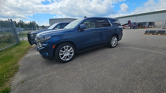 Chevrolet Tahoe 2 of 2