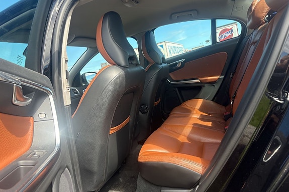 Volvo S60 7 of 8