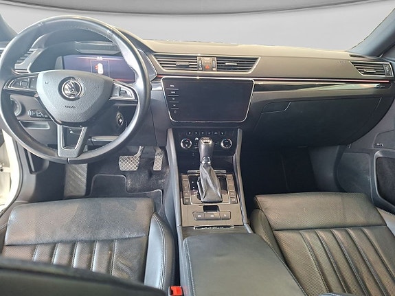 Skoda Superb 10 of 15