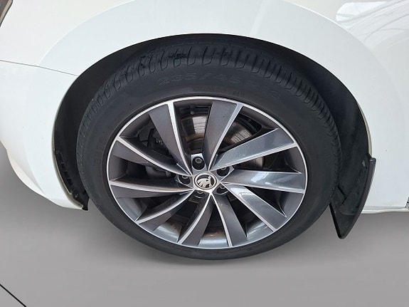 Skoda Superb 14 of 15