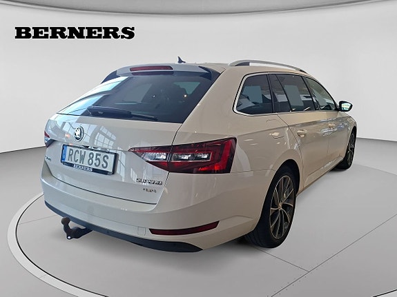 Skoda Superb 5 of 15