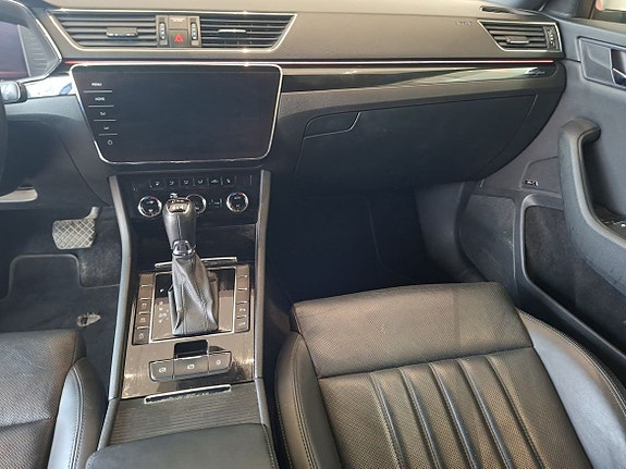 Skoda Superb 11 of 15