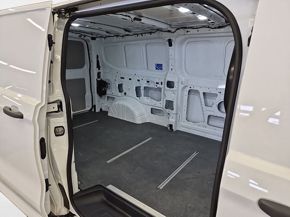 Volkswagen Transporter 13 of 15