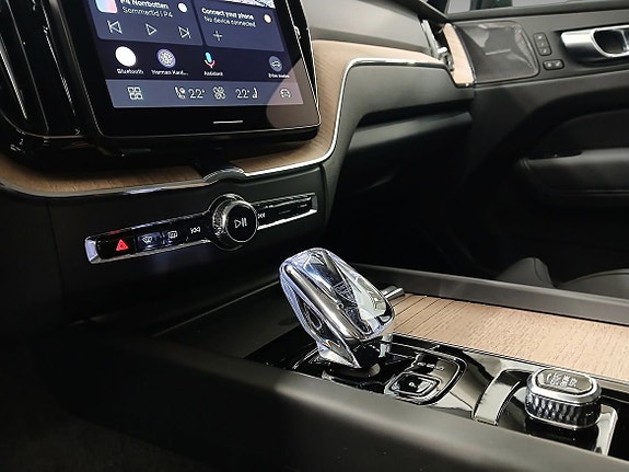 Volvo XC60 10 of 14