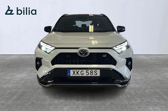 Toyota RAV4 Plug-in Hybrid 5 of 5