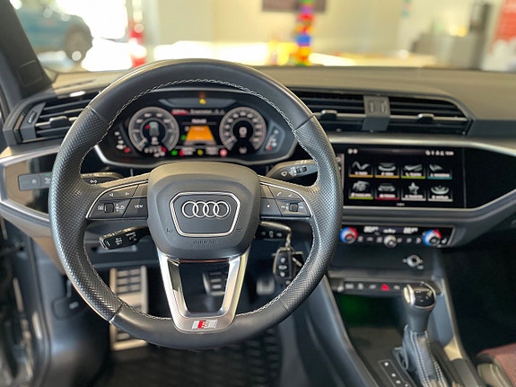 Audi Q3 17 of 25