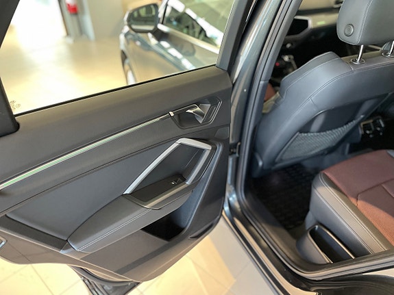 Audi Q3 24 of 25