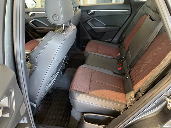 Audi Q3 23 of 25