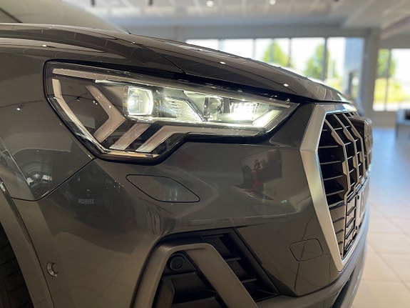 Audi Q3 11 of 25