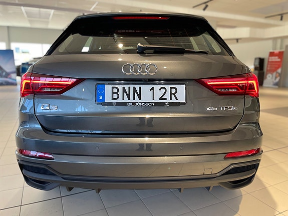 Audi Q3 6 of 25