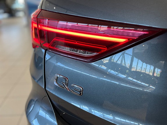 Audi Q3 9 of 25
