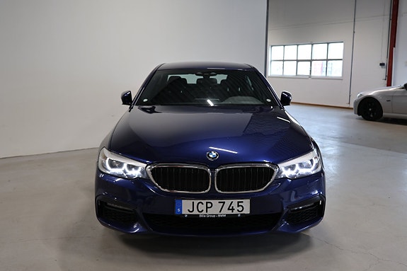 BMW 530e 2 of 5