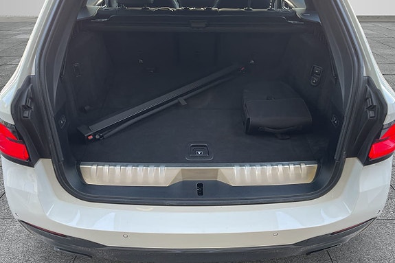 BMW 530e 9 of 17