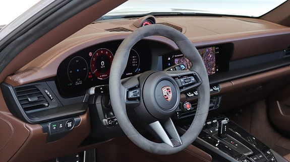 Porsche 911 4 of 5