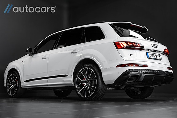 Audi Q7 4 of 5