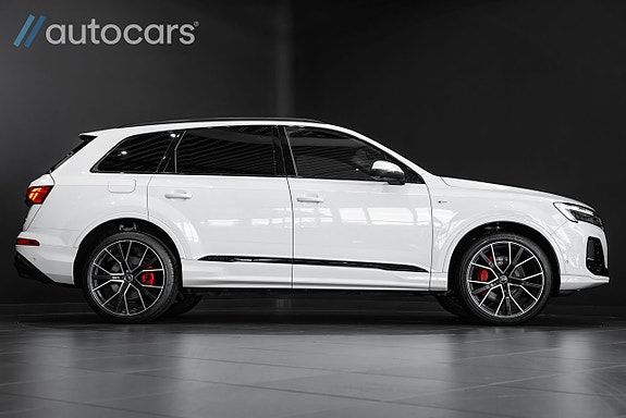 Audi Q7 2 of 5