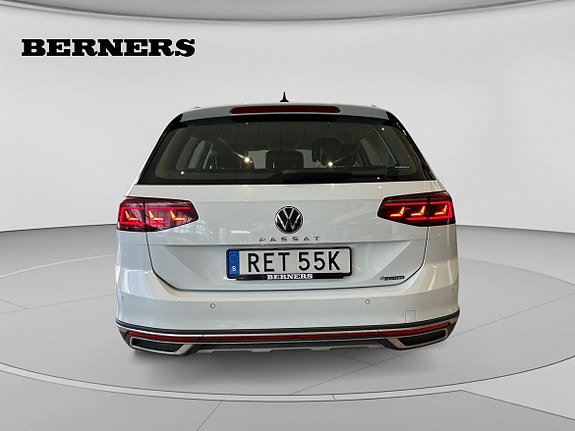 Volkswagen Passat Alltrack 4 of 5