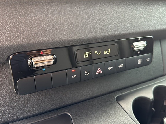 Mercedes-Benz Sprinter 319 13 of 14