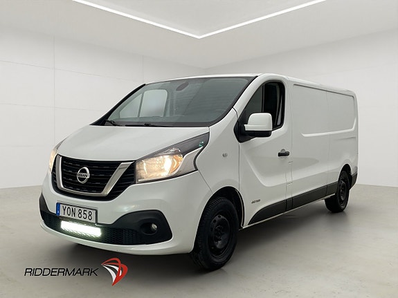 Nissan NV300 3 of 5