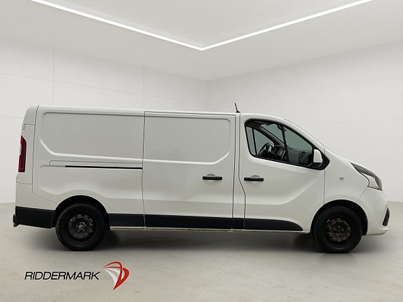 Nissan NV300 2 of 5