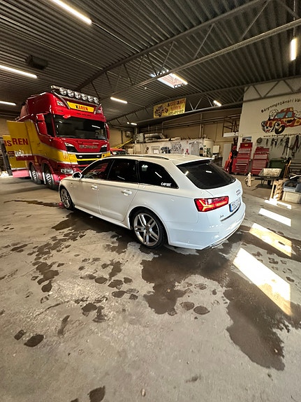 Audi A6 2 of 11
