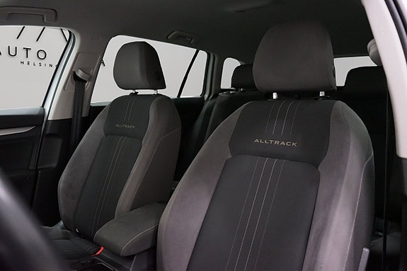 Volkswagen Golf Alltrack 11 of 19