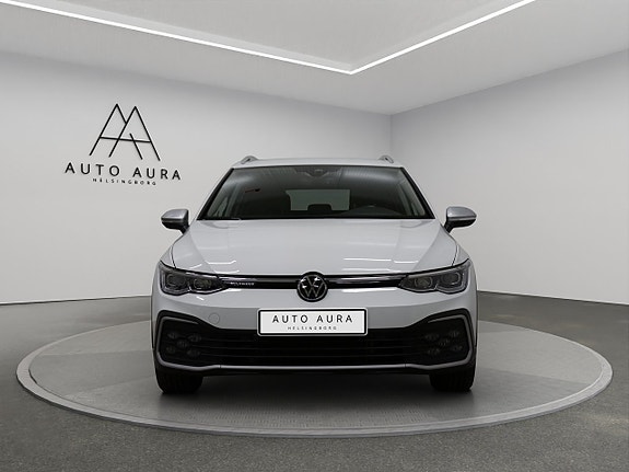 Volkswagen Golf Alltrack 2 of 19