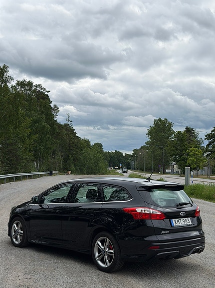 Ford Focus 3 of 5